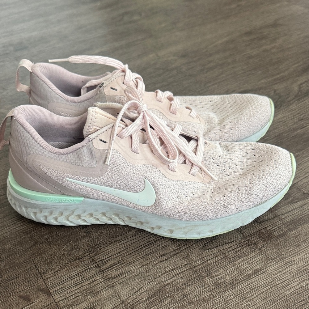 Nike Women's Light Pink Running Sneakers with Mint Accents